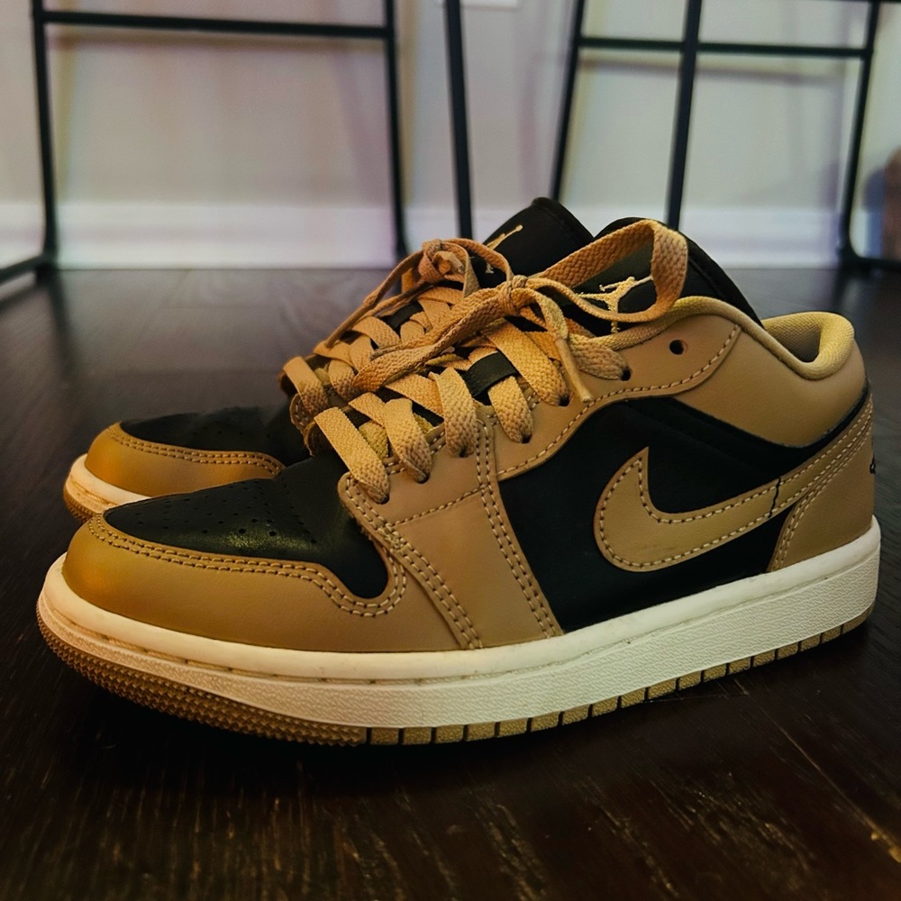 Nike Womens Air Jordan 1 Low in Desert